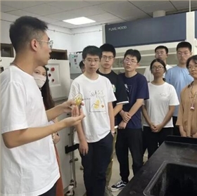 清华大学毕业的周副院长
